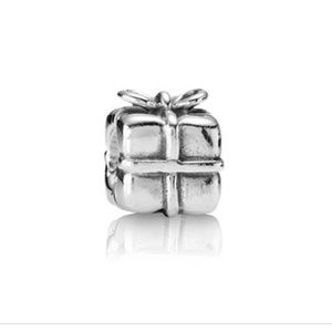 Pandora Present Charm